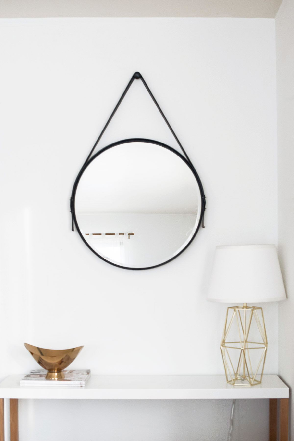 round hanging mirror