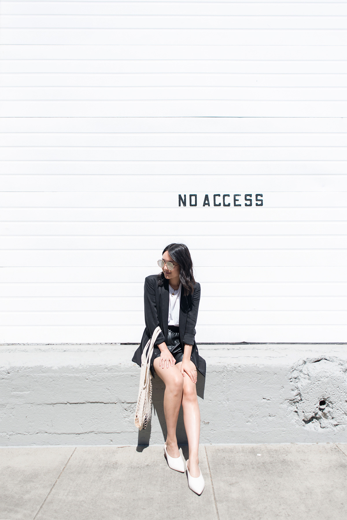 how to wear shorts to work