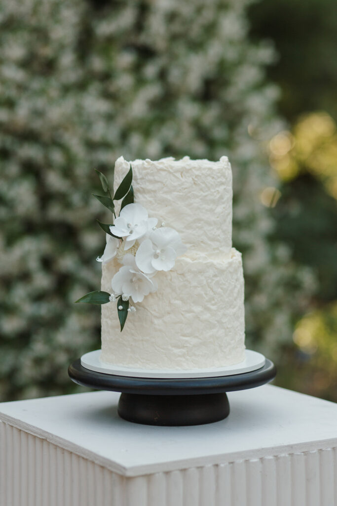 Stephanie and David's wedding cake by Butter&. Photo by Nicole Donnelly.